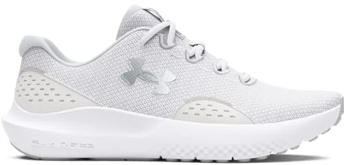 Under Armour UA W Charged Surge 4 Deportivas de mujer, ligeras y transpirables zapatillas para correr, color blanco/neblina distante/plateado metálico